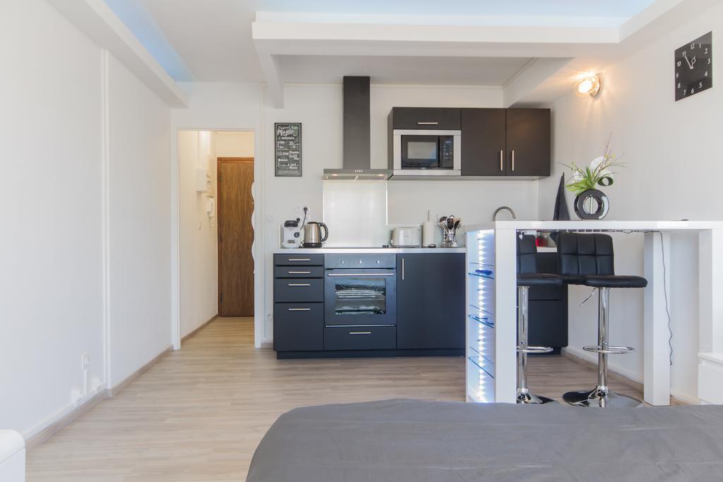 Sweethome Dijon - Black & White Luaran gambar